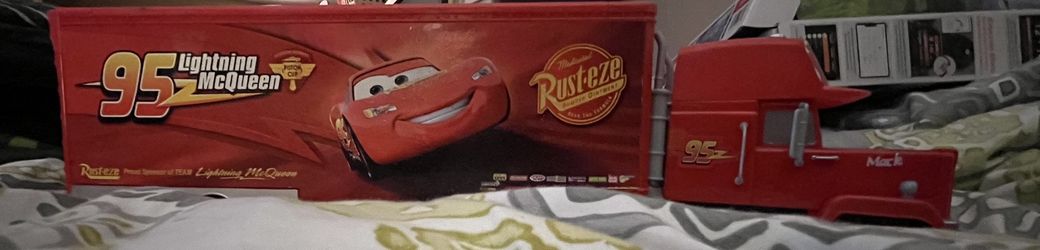 Lightning Mcqueen Holds Cars And Is A Car Carrier Toy