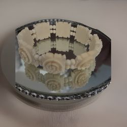 Vintage Carved 3D Ivory Flower Tiled Strech Bracelet