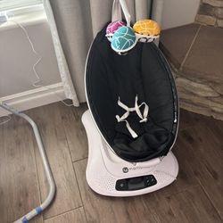 4Moms Mamaroo Infant swing