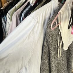 Moving sale! Everything Under $5!! SCROLL THROUGH 