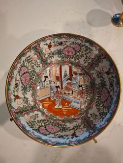 Chinese Rose Medallion Porcelain Bowl