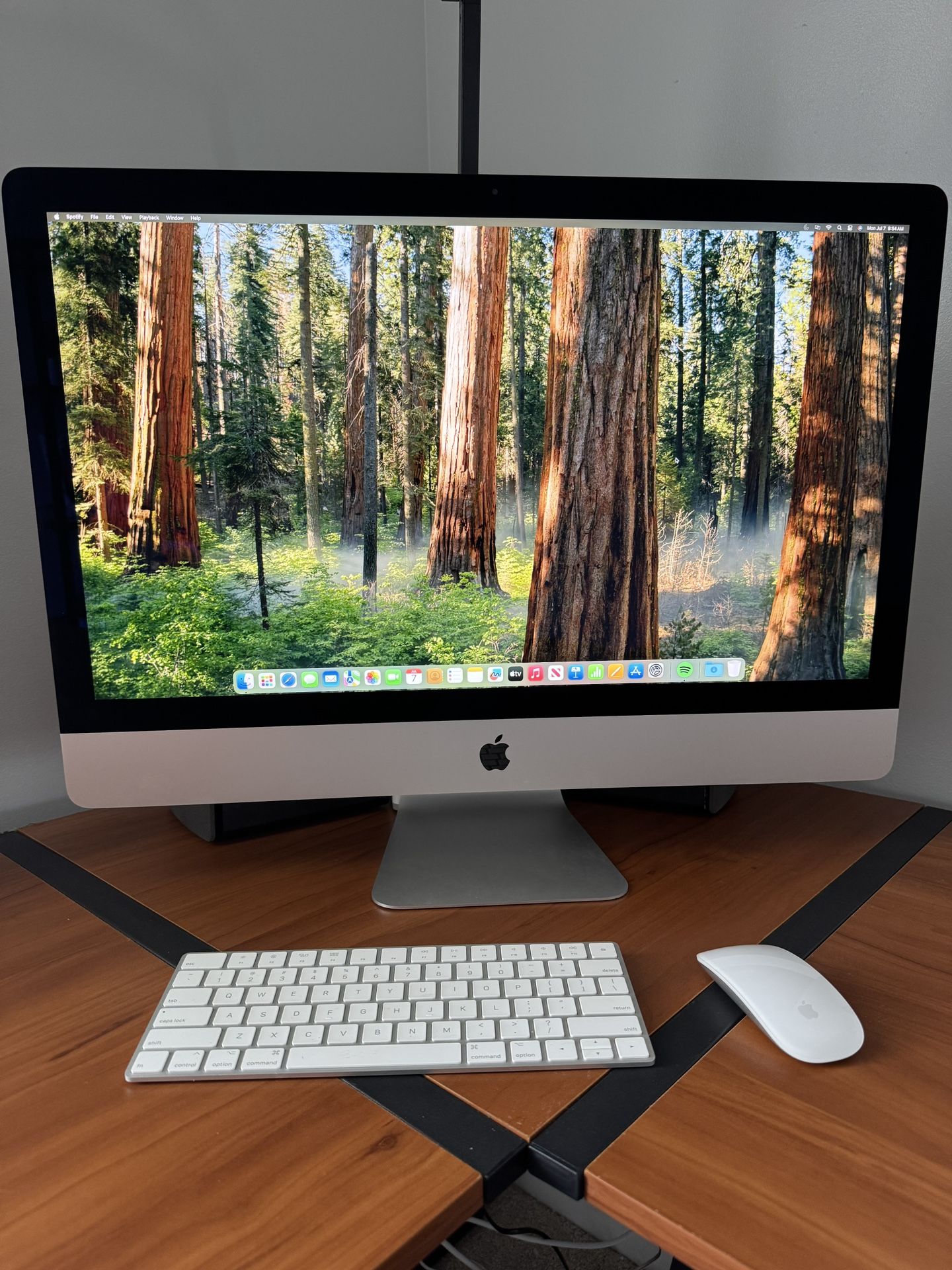 27” iMac 5K i5 32GB RAM 4GB Radeon Pro