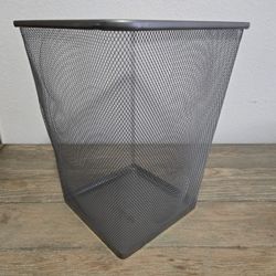 Metal Mesh Office Trash Can / Wastebasket – Gray