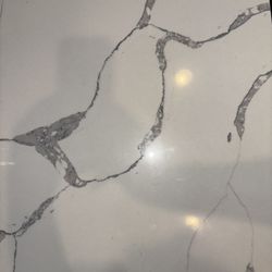 New Pre-fab Quartz Slab Countertop