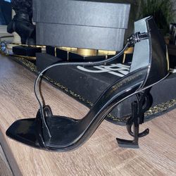 YSL Heels. Authentic 