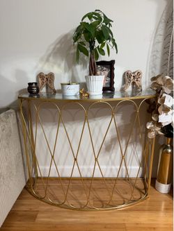 Gold Entry Table
