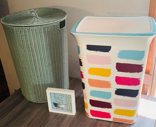 Hampers & bathroom decor