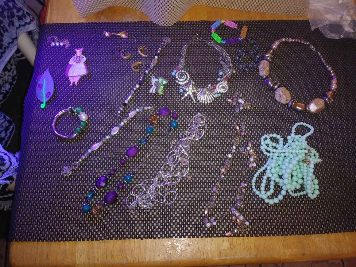 Vintage Fashion Jewelry.. Some Glows Under UV Light.. Selling As A Bundle. All Sales Final.