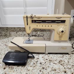 Singer Stylist 534 Sewing Machine with Foot Pedal