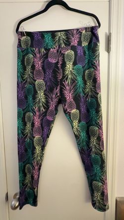 LuLaRoe Fruit Leggings - TC2 Tall Curvy (18-26)