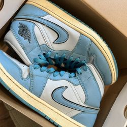 Jordan 1 Mid SE Ice Blue Wmms Size 9.5