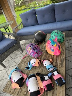 Kids, helmets and guards in an excellent condition
