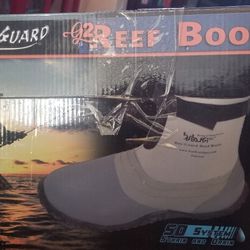 Ray Gard Reef Boots $30.00 Brand New 
