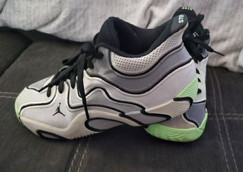 Boys shoes