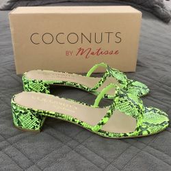 Coconuts by Matisse NIB Vibrant Lime Green Snakeskin Sandals size 10