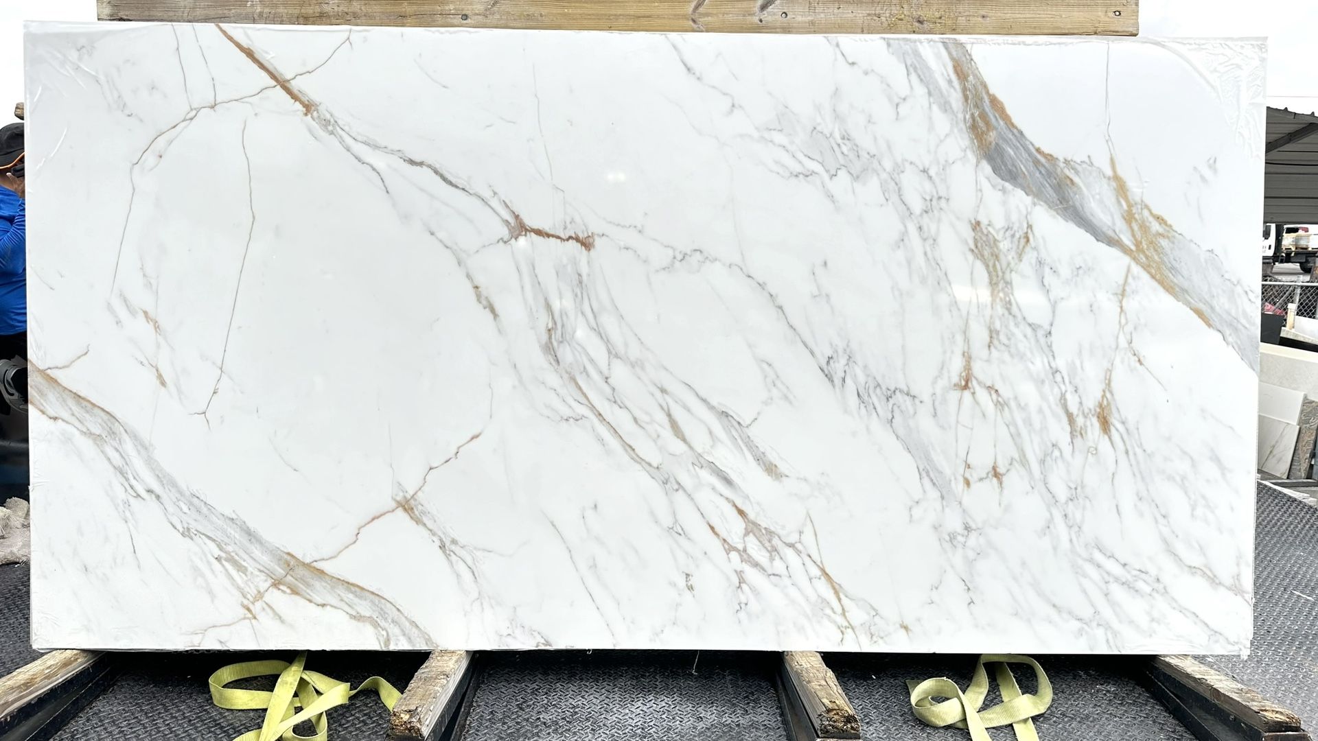 CALACATTA QUARTZ JUMBO SLABS ARABESCATTO GOLD 127X64 2CM FOR KITCHEN COUNTERTOPS