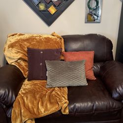 Furniture sofa and loveseat