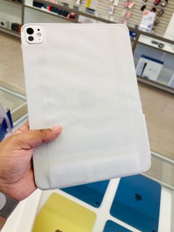 iPad Pro M5 11inch 256gb WiFi and cellular