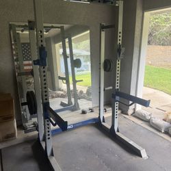 HR 600 Squat Rack