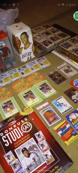 HUGE LOTS OF BASKETBALL CARDS AND BASEBALL CARDS AND FOOTBALL CARDS AND MUCH MORE