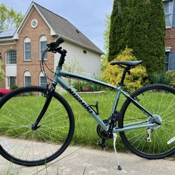 Nishiki Manitoba Hybrid Road Bike. 17” Medium Aluminum Frame 21 Speed. 700C Wheels. Mint Conditions.