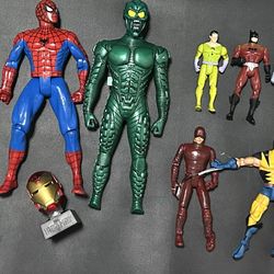 MARVEL DC ETC. FIGURES LOT OF 31  different sizes