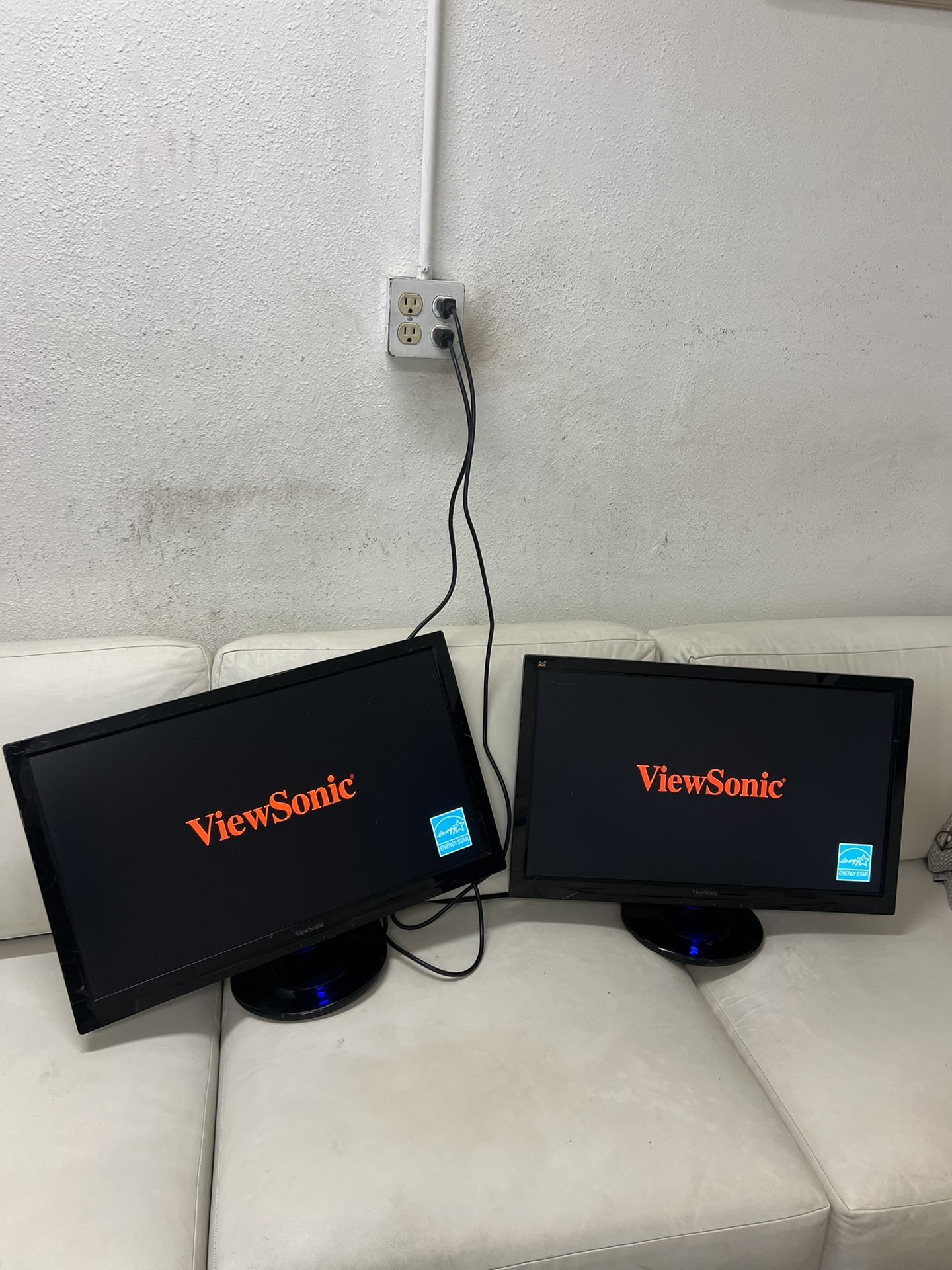 ViewSonic Monitors 24 Inch (VGA,DVI Ports)