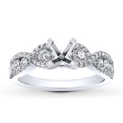 Diamond Engagement Ring And Bands 