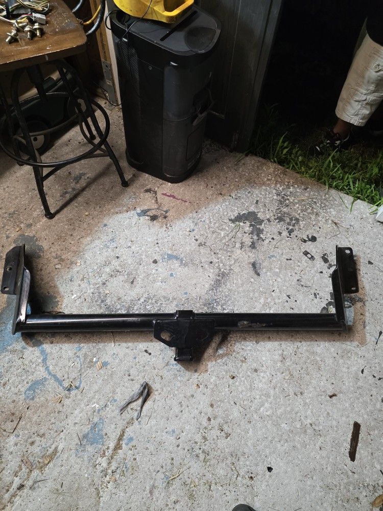 TOW BAR WITH HARNESS 1(contact info removed)