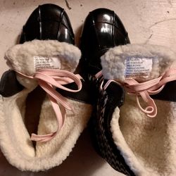Snow Fancy Warm Shores Size 10, Very New