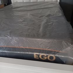 NEW  QUEEN MEMORY FOAM MATTRESS 