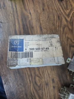 000 540 67 45 Fused Overload Protector Relay