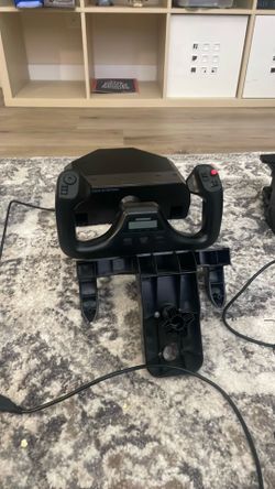 (BARELY USED) (NEGOTIATE)Logitech G Pro Flight Yoke System + Pro Flight Rudder Pedals Bundle