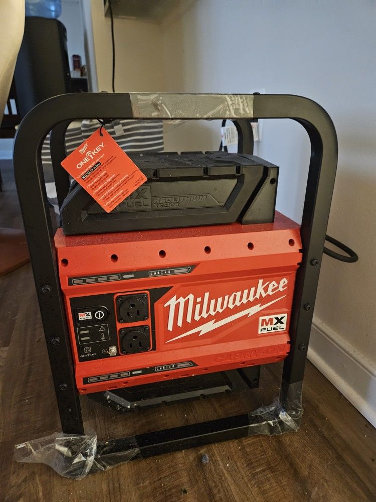 Milwaukee MX Fuel 3600/1800-watt