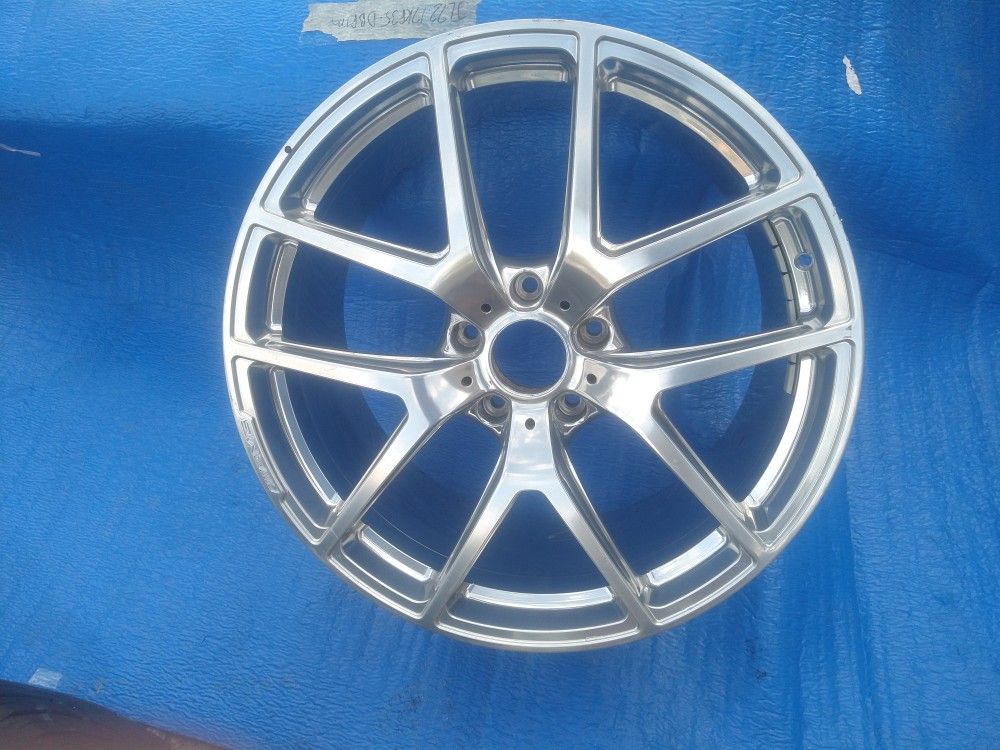 Only Have One Aluminum Wheel For AMG Mercedes