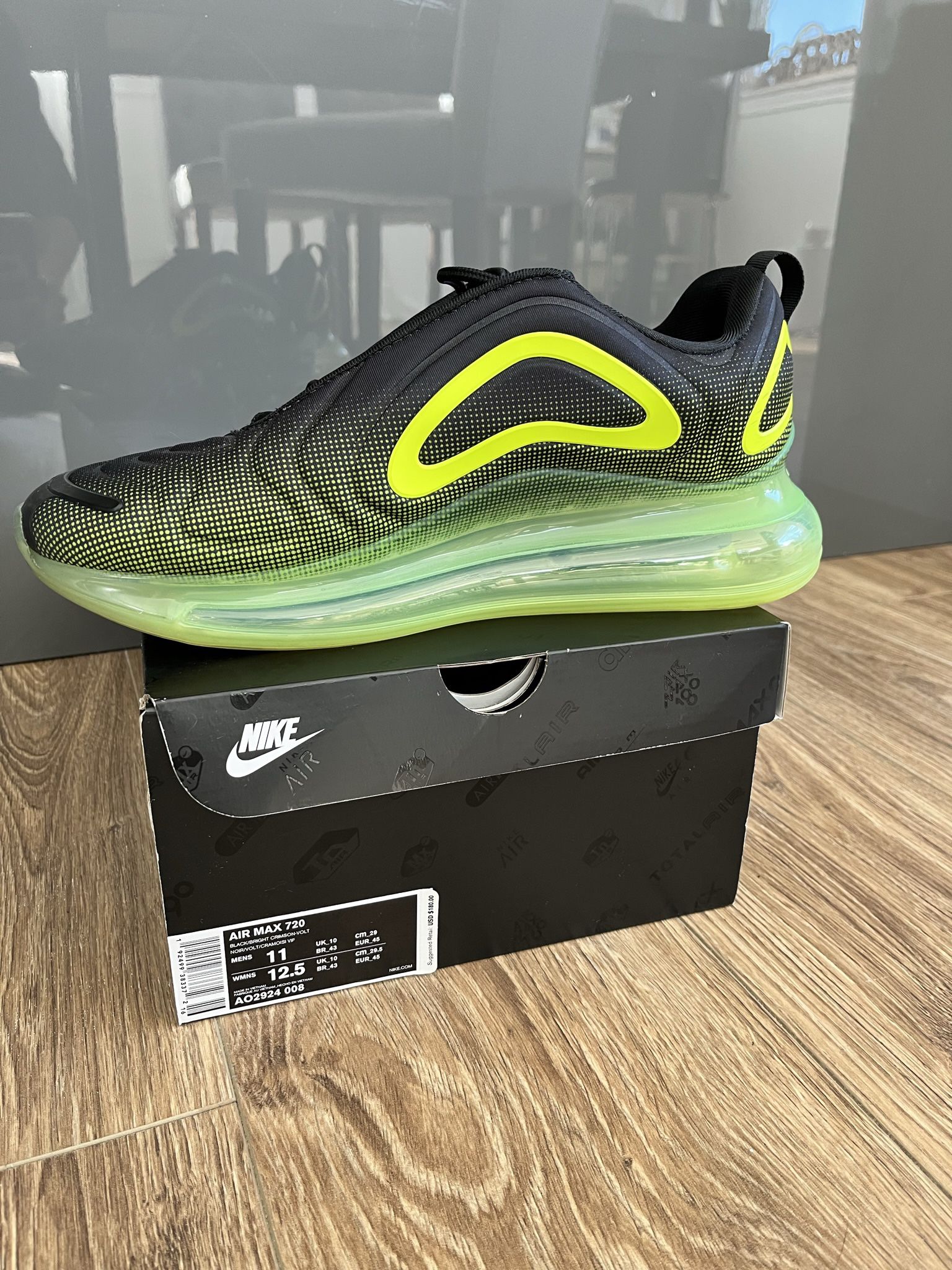 Nike Air Max 720 Sneakers In Black And Green Ao2924-008 for Men