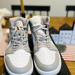 Air Jordan 1 Mid 