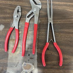 Mac pliers
