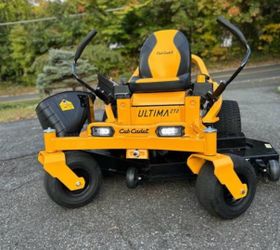 Cub Cadet 60” ZT2 Zero Turn Lawn Mower