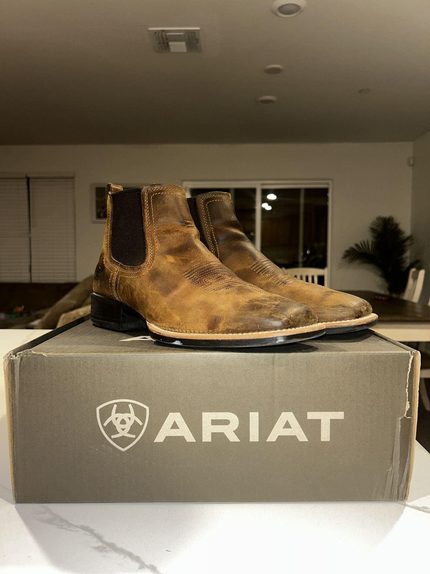 Ariat store chukka boots