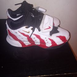 LeBron James Year 22 Low Top Diamond Turfs
