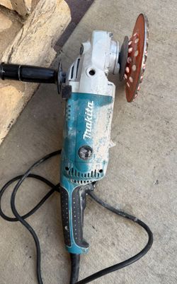 Makita Grinder 
