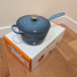 Le Creuset Saucepan w/ Lid, 7 in, 2.25 qt