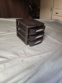 Sterilite tupperware