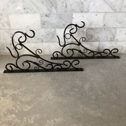 2 Plant Hangers