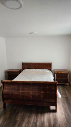 Queen Bedroom Set