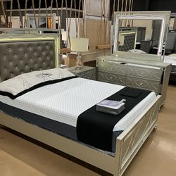 4 PC Queen Bedroom Set $1879