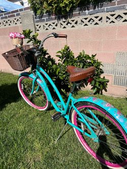 Electra Beach Cruiser Bike w/ basket - cute! Needs tube