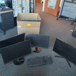 4 Monitors & 2 Keyboards