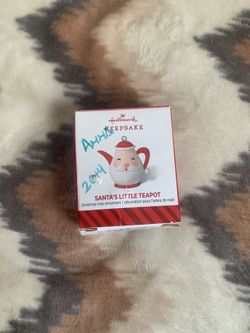 Hallmark Keepsake 2014 Miniature Santas Little Teapot Christmas Tree Ornament